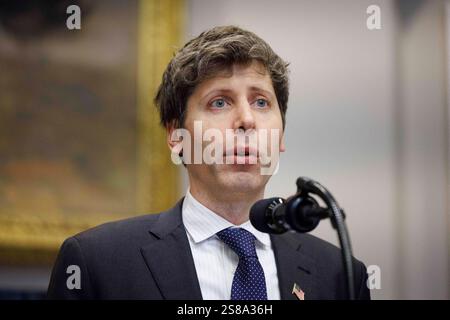 Washington, Usa. Januar 2025. Sam Altman, CEO von Open AI, hält am Dienstag, den 21. Januar 2025, im Roosevelt Room des Weißen Hauses in Washington DC eine Rede. Präsident Trump wurde von den Führern von OpenAI, Softbank und Oracle begleitet, wo er eine neue KI-Initiative ankündigte und Fragen bezüglich seiner Begnadigung am 6. Januar stellte. (Foto: Aaron Schwartz/Pool/ABACAPRESS. COM) Credit: Abaca Press/Alamy Live News Stockfoto