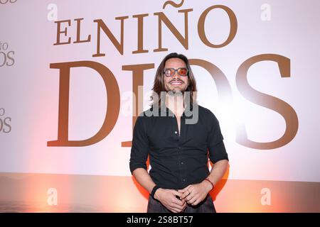 Mexiko-Stadt, Mexiko. Januar 2025. Andrés Zuno besucht den roten Teppich für die Premiere von „El Niño Dios“ im Cinemex Metropoli Patriotismo. Am 21. Januar 2025 in Mexiko-Stadt. (Foto: Yamak Perea/ Credit: Eyepix Group/Alamy Live News Stockfoto