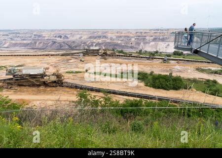Aussichtspunkt Jackerath Tagebau Garzweiler Skywalk und Tagebau Garzweiler Tagebau in Garzweiler, Nordrhein-Westfalen, Deutschland© Wojciech Stockfoto