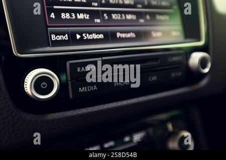 Smart Multimedia Touchscreen System für die Automobilindustrie Stockfoto