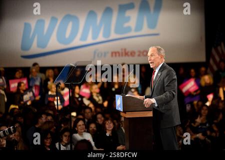 Mike Bloomberg spricht während der Präsidentschaftswahlkampagne am 15. Januar 2020 im Sheraton Hotel in New York Stockfoto