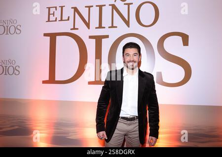 Mexiko-Stadt, Mexiko. Januar 2025. Mundo Siller besucht den roten Teppich für die Premiere von El Nino Dios im Cinemex Metropoli Patriotismo in Mexiko-Stadt, Mexiko, am 21. Januar 2025. (Foto: Yamak Perea/ Eyepix Group) (Foto: Eyepix/NurPhoto) Credit: NurPhoto SRL/Alamy Live News Stockfoto