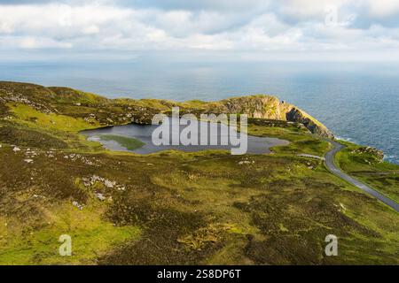 Slieve League, Irlands höchsten Meeresklippen, in south west Donegal entlang dieser herrlichen Küste fahren. Eine der beliebtesten hält Stockfoto