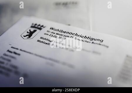 Wahlbenachrichtigung für die Bundestagswahl, aufgenommen in Berlin, 22.01.2025. Berlin Deutschland Copyright: XFlorianxGaertnerx Stockfoto