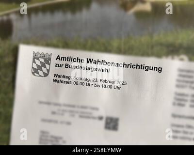 Hier im Bild das offizielle Anschreiben in Bayern, amtliche Wahlbenachrichtigung zur Bundestagswahl, Erteilung eines Wahlscheins, Wahltag, 23.02.2025 *** hier im Bild das offizielle Schreiben in Bayern, amtliche Wahlbenachrichtigung zur Bundestagswahl, Ausgabe eines Wahlausweises, Wahltag, 23 02 2025 Stockfoto