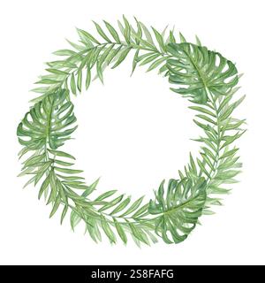 Wasserfarbenkranz mit tropischen Blättern und Kopierraum für Text. Handgemalte exotische Monstera und palmengrüne Zweige runden Rahmen isolierten Hintergrund. Stockfoto