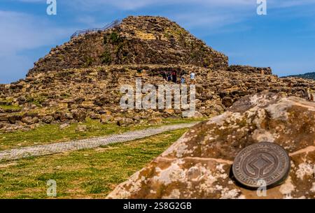 SU Nuraxi, Behausungen der prähistorischen Nuraghen-Zivilisation, UNESCO Welterbe, alte Festung aus der Zeit 2000 v. Chr., Barumini, Europa, Provincia del Sud Sardegna, Italien ACHTUNGxMINDESTHONORARx60xEURO *** Su Nuraxi, Wohnungen der prähistorischen Nuragischen Zivilisation, UNESCO-Weltkulturerbe, antike Festung aus dem Jahr 2000 BC, Sardegna, Sardegna, Sardegna, Sardegna, Sardegna, Sardegna, Sardegna, Sardegna, Sardegna, Sardegna, Sardegna, Sardegna, Italien Stockfoto
