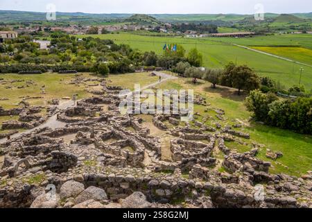 SU Nuraxi, Behausungen der prähistorischen Nuraghen-Zivilisation, UNESCO Welterbe, alte Festung aus der Zeit 2000 v. Chr., Gesteinsformation, Barumini, Europa, Provincia del Sud Sardegna, Italien ACHTUNGxMINDESTHONORARx60xEURO *** 2000 Stockfoto