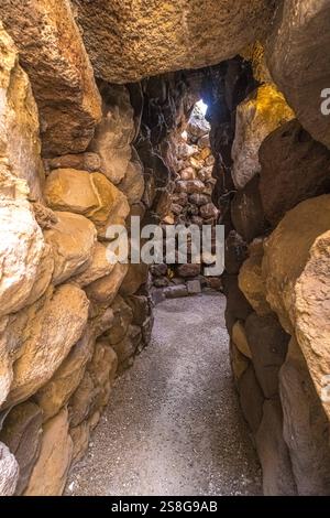 SU Nuraxi, Behausungen der prähistorischen Nuraghen-Zivilisation, UNESCO Welterbe, alte Festung aus der Zeit 2000 v. Chr., Barumini, Europa, Provincia del Sud Sardegna, Italien ACHTUNGxMINDESTHONORARx60xEURO *** Su Nuraxi, Wohnungen der prähistorischen Nuragischen Zivilisation, UNESCO-Weltkulturerbe, antike Festung aus dem Jahr 2000 BC, Sardegna, Sardegna, Sardegna, Sardegna, Sardegna, Sardegna, Sardegna, Sardegna, Sardegna, Sardegna, Sardegna, Sardegna, Italien Stockfoto