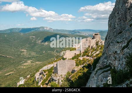 Peyrepertuse vertigo citadel, Aude, Frankreich Stockfoto