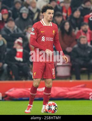 Anfield, Liverpool, Merseyside, Großbritannien. Januar 2025. Champions League Football, Liverpool gegen Lille; Curtis Jones of Liverpool Credit: Action Plus Sports/Alamy Live News Stockfoto
