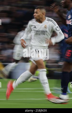 Madrid, Spanien. Januar 2025. MADRID, SPANIEN - 22. JANUAR: Kylian Mbappe von Real Madrid während des Spiels der UEFA Champions League 2024/25 Phase MD7 zwischen Real Madrid CF und FC Salzburg - am 22. Januar 2025 im Estadio Santiago Bernabeu in Madrid, Spanien .250122 SEPA 07 137 - 20250122 PD14691 Credit: APA-PictureDesk/Alamy Live News Stockfoto