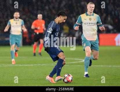 Paris, Frankreich. Januar 2025. Marquinhos von PSG während des Fußballspiels der UEFA Champions League, League-Phase zwischen Paris Saint-Germain (PSG) und Manchester City am 22. Januar 2025 im Parc des Princes Stadion in Paris, Frankreich - Foto Jean Catuffe/DPPI Credit: DPPI Media/Alamy Live News Stockfoto
