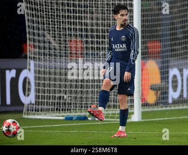 Paris, Frankreich. Januar 2025. Vitinha von PSG während des Fußballspiels der UEFA Champions League, League-Phase zwischen Paris Saint-Germain (PSG) und Manchester City am 22. Januar 2025 im Parc des Princes Stadion in Paris, Frankreich - Foto Jean Catuffe/DPPI Credit: DPPI Media/Alamy Live News Stockfoto