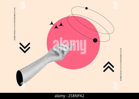 Frau Arm und Hand auf einem rosafarbenen Kreis auf beigefarbenem Hintergrund mit geometrischen Formen Stockfoto