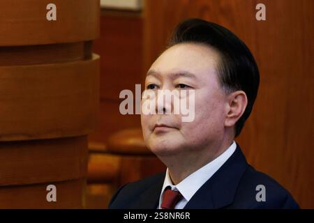 Seoul, Südkorea. Januar 2025. Yoon Suk Yeol, südkoreanischer Präsident, während einer Anhörung wegen seines Amtsenthebungsverfahrens vor dem Verfassungsgericht in Seoul, Südkorea, am Donnerstag, den 23. Januar 2025. Fotograf: SeongJoon Cho/Bloomberg Credit: SIPA USA/Alamy Live News Stockfoto