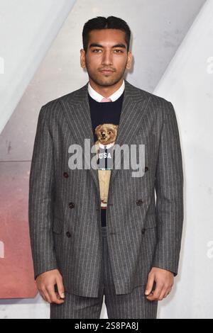 Nabhaan Rizwan nimmt an der „1917“-Weltpremiere und der Royal Film Performance am Leicester Square in London Teil. Dezember 2019 Stockfoto