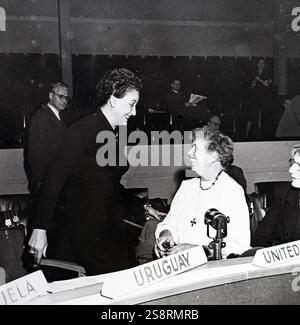 Foto von Eleanor Roosevelt, die die Vereinigten Staaten auf der Konferenz der Vereinten Nationen. Eleanor Roosevelt (1884-1962) ein US-amerikanischer Politiker und ehemalige First Lady der Vereinigten Staaten von Amerika. Vom 20. Jahrhundert Stockfoto