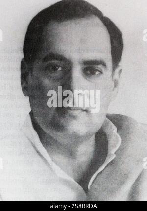 Rajiv Ratna Gandhi (* 20. August 1944 bis 21. Mai 1991) war ein indischer Politiker, der von 1984 bis 1989 als sechster Premierminister Indiens fungierte. Nach der Ermordung seiner Mutter, damals Premierministerin Indira Gandhi, wurde er 1984 im Alter von 40 Jahren der jüngste indische Premierminister Stockfoto