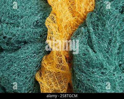 Pflanzennetze alt und gebraucht. Die raue Textur und die Töne machen es zu einer perfekten Textur für rustikale Designs. Stockfoto