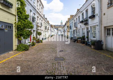 Malerische London Mews Street. Architektur und Kopfsteinpflaster Stockfoto