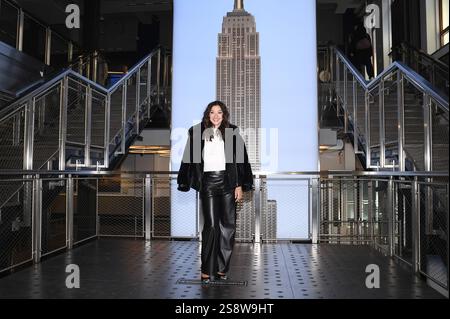 New York, USA. Januar 2025. Inga Schlingmann besucht das Empire State Building zur Feier der Premiere der CBS-Serie „Watson“, New York, NY, 23. Januar 2025. (Foto: Anthony Behar/SIPA USA) Credit: SIPA USA/Alamy Live News Stockfoto