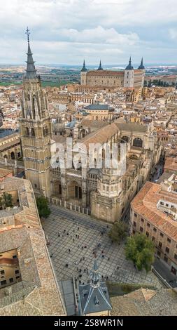 Aus der Vogelperspektive der Primatischen Kathedrale der Heiligen Maria von Toledo in der autonomen Gemeinde Kastilien-La Mancha, Spanien Stockfoto