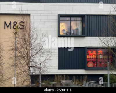 Stafford-Staffordshire-Vereinigtes Königreich, 14. November 2024 Marks Sparks ist ein bedeutender britischer multinationaler Einzelhändler Stockfoto