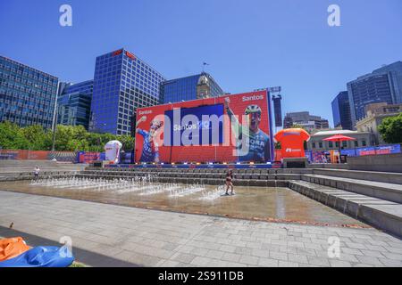 Adelaide, Australien 24. Januar 2025 große Horten auf dem Victoria Square Adelaide für die Santos Tour Down Under Cycling Race. Die Santos Tour Down Under ist die erste Veranstaltung des internationalen Pro-Cycling-Kalenders, die ab dem 17-26. Januar in und um Adelaide stattfindet. Gutschrift. Amer Ghazzal/Alamy Live News Stockfoto