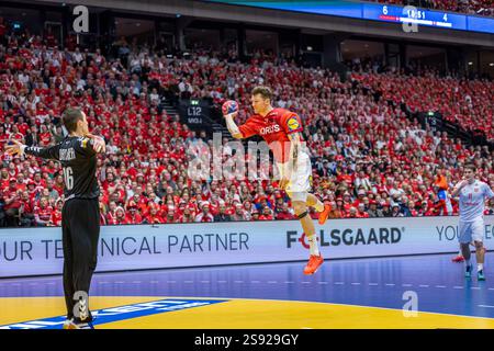Herning, Dänemark. Januar 2025. Emil Jakobsen (7) aus Dänemark war 2025 beim IHF Handball-WM-Spiel der Männer zwischen Dänemark und der Schweiz bei Jyske Bank Boxen in Herning zu sehen. Stockfoto