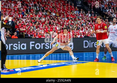 Herning, Dänemark. Januar 2025. Niclas Kirkelokke (3) aus Dänemark wurde 2025 beim IHF Handball-WM-Spiel der Männer zwischen Dänemark und der Schweiz bei Jyske Bank Boxen in Herning gesehen. Stockfoto
