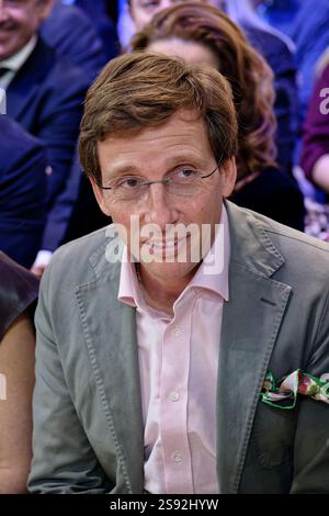 Madrid, Spanien. Januar 2025. FITUR die Internationale Tourismusmesse Spaniens 2025. Jose Luis Martinez-Almeida, spanischer Staatsanwalt und Politiker, Mitglied der Partido Popular und Bürgermeister von Madrid von 2019 bis heute. IFEMA, Madrid, Spanien. Quelle: EnriquePSans/Alamy Live News Stockfoto