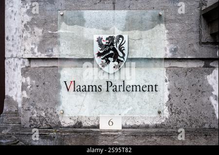 Schild des flämischen Parlaments, Stadtzentrum von Brüssel, Belgien, 24. JAN 2025 Stockfoto