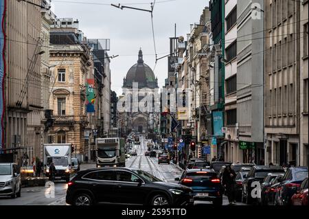 Rue Royale oder Koningsstraat zur Königlichen Kirche Saint Mary im Stadtzentrum von Brüssel, Belgien, 24. JAN 2025 Stockfoto