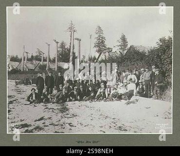 Harriman Alaska Expedition Party am Strand in einem verlassenen Tlingit Indian Village, Cape Fox, Alaska, Juli 1899 (HARRIMAN 232). Stockfoto