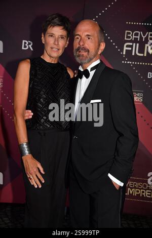 Christoph Maria Herbst mit Ehefrau Gisi / Verleihung des Bayerischen Filmpreises 2024 /Prinzregententheater / München / 24. Januar 2025 *** Christoph Maria Herbst mit Frau Gisi Präsentation des Bayerischen Filmpreises 2024 Prinzregententheater München 24. Januar 2025 Stockfoto