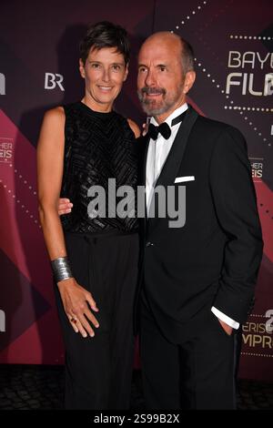 Christoph Maria Herbst mit Ehefrau Gisi / Verleihung des Bayerischen Filmpreises 2024 /Prinzregententheater / München / 24. Januar 2025 *** Christoph Maria Herbst mit Frau Gisi Präsentation des Bayerischen Filmpreises 2024 Prinzregententheater München 24. Januar 2025 Stockfoto