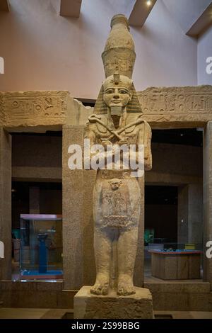 Statue von Ramses II. Im Nubischen Museum (International Museum of Nubia), einem archäologischen Museum in Assuan, Oberägypten. Stockfoto