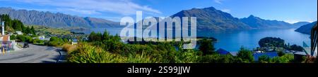 Panoramablick auf Queenstown und Lake Wakatipu, Neuseeland, Südinsel Stockfoto