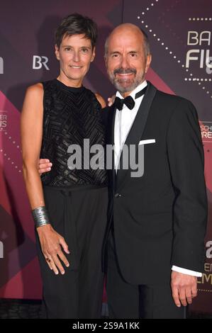 Christoph Maria Herbst mit Ehefrau Gisi Herbst bei der Verleihung des 46. Bayerische Filmpreise 2024 im Prinzregententheater. München, 24.01.2025 *** Christoph Maria Herbst mit Frau Gisi Herbst bei der Verleihung des Bayerischen filmpreises 46 2024 im Prinzregententheater München, 24 01 2025 Foto:XB.xInsingerx/xFuturexImagex filmpreis 5217 Stockfoto
