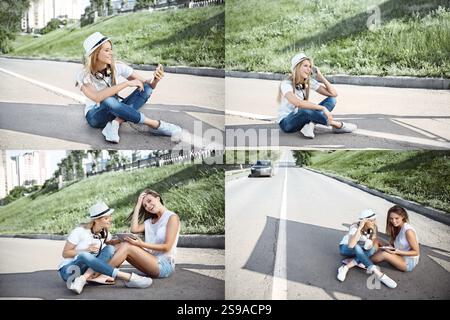 Eine Bilderserie von zwei attraktiven jungen Frauen, die auf der Straße sitzen, mit Kaffee zum Mitnehmen und mit einem Telefon, Selfies machen und im Internet surfen Stockfoto