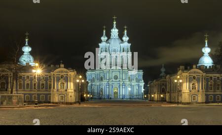 St. Nikolaus Kathedrale in St. Petersburg. Beleuchtete Sicht in der Winternacht, ST. Petersburg, Russland, Europa Stockfoto