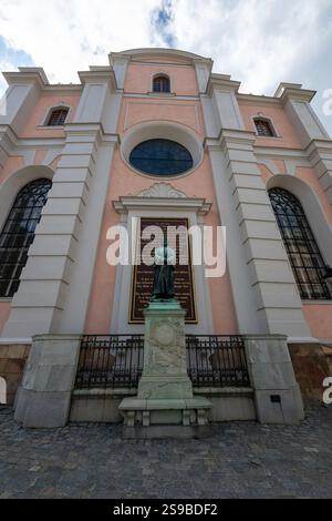 Stockholm, Schweden - 4. August 2024: Storkyrkan (Stockholmer Kathedrale) oder Sankt Nikolai Kyrka (Nikolaikirche) Stockfoto