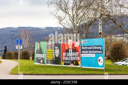 Lauchringen, 12. Januar 2025: Von links nach rechts: Wahlplakat von Robert Habeck (amtierender Wirtschaftsminister, Allianz 90/die Grünen) Stockfoto