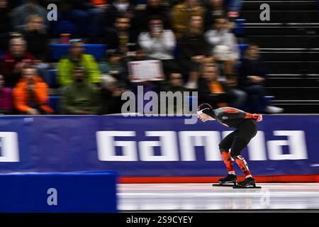 CALGARY, ab, KANADA - 25. JANUAR: Ted-Jan Bloemen (CAN) Rennen während der 10000 m langen Männer Division A bei ISU World Cup Speed Skating #3 am 25. Januar 2025 im Olympic Oval in Calgary, ab, Kanada (Foto: David Kirouac) Credit: dpa Picture Alliance/Alamy Live News Stockfoto