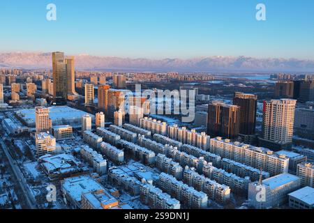 YINCHUAN, CHINA - 26. JANUAR 2025 - Stadtansicht nach Schnee in Yinchuan, Provinz Ningxia, China, 26. Januar 2025. Stockfoto