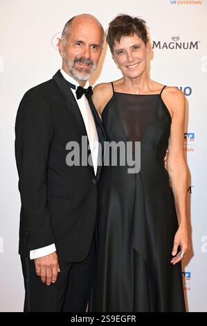 Christoph Maria Herbst mit Ehefrau Gisi Herbst beim 49. Deutsche Filmball 2025 im Hotel Bayerischer Hof. München, 25.01.2025 Stockfoto