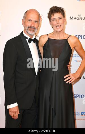 Christoph Maria Herbst mit Ehefrau Gisi Herbst beim 49. Deutsche Filmball 2025 im Hotel Bayerischer Hof. München, 25.01.2025 Stockfoto
