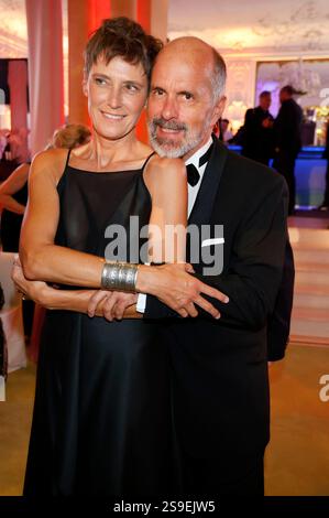 Christoph Maria Herbst mit Ehefrau Gisi Herbst beim 49. Deutsche Filmball 2025 im Hotel Bayerischer Hof. München, 25.01.2025 Stockfoto