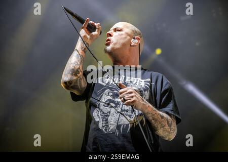 Oslo, Norwegen. Januar 2025. Die US-amerikanische Heavy-Metal-Band Pantera gibt ein Live-Konzert im Oslo Spektrum in Oslo. Hier ist Sänger Phil Anselmo live auf der Bühne zu sehen. Stockfoto